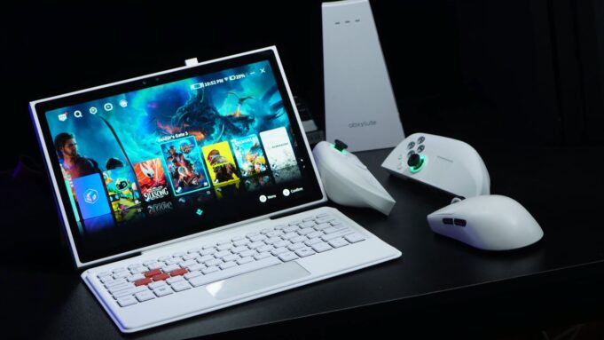 Abxylute Introduces 3D ONE; World's First Glasses-Free 3D Handheld - Wccftech Abxylute Debuts Glasses-Free 3D ONE Gaming Handheld