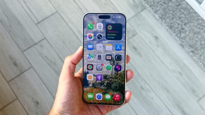 Apple's iOS 26.3 Beta 1 Faces Scrutiny Over Glitches