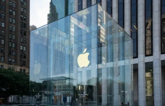 Apple’s Latest iOS Update Causes Major Bugs for Users Apple's Latest iOS Update Causes Major Bugs for Users