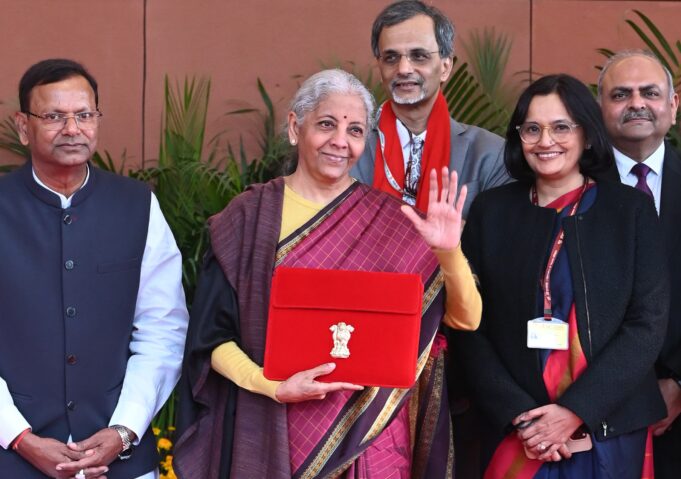 India Offers 20-Year Tax Breaks to Attract AI Companies