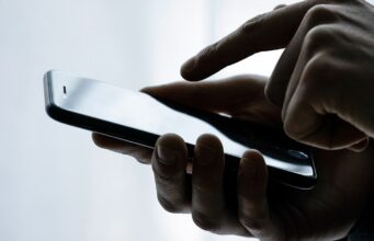 Apple & Google Help Users Find Compromised Passwords Apple & Google Help Users Find Compromised Passwords