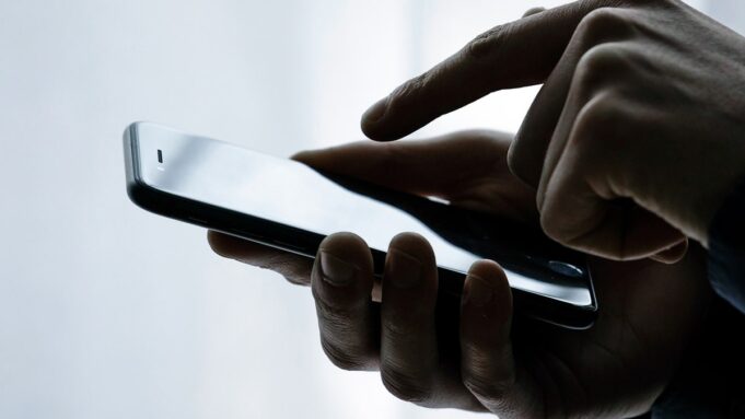 Apple & Google Help Users Find Compromised Passwords