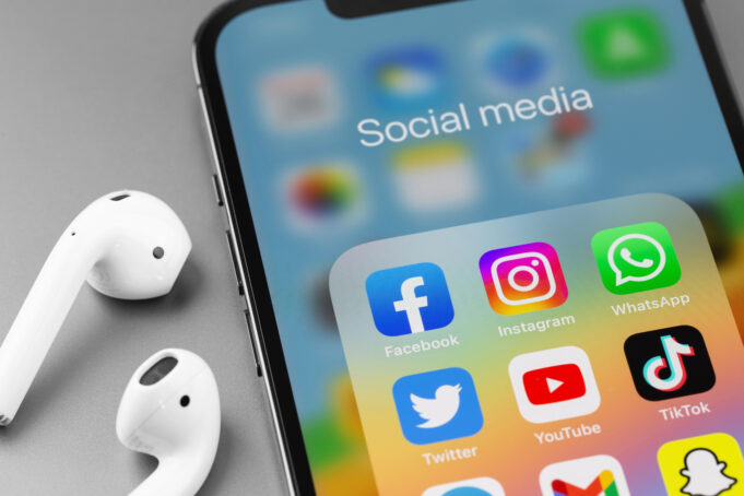 Greece Parliament Votes on Social Media Ban for Under-15s